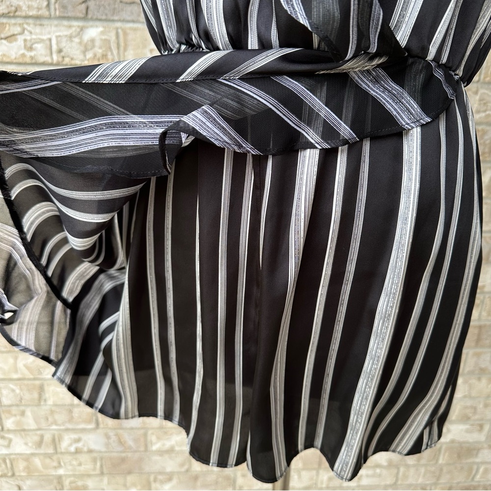 BCBGeneration Striped Romper Size S 🌸 - Picture 3 of 16